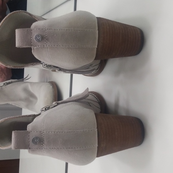 SAM EDELMAN MATHIA IVORY SUEDE BOOTIES SIZE 8 - Picture 7 of 10
